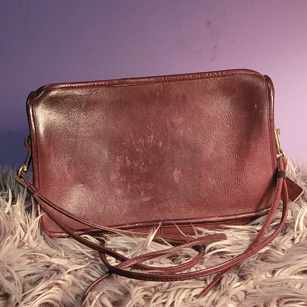 Beautiful rich brown vintage coach crossbody